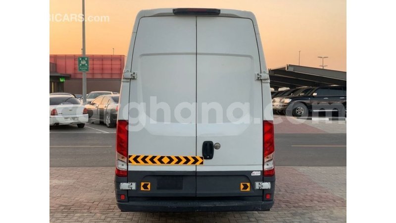 Big with watermark iveco trakker ashanti import dubai 50453