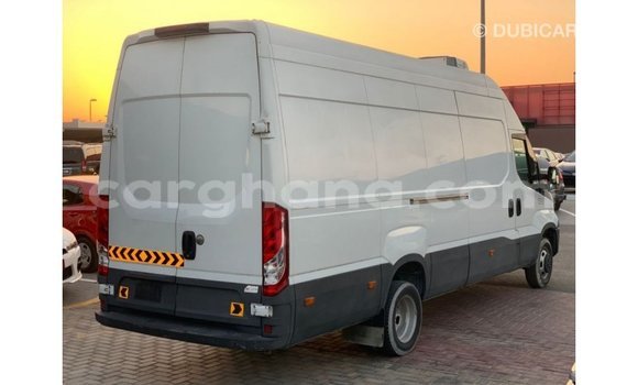 Ra Imported Iveco Trakker funfun Ọkọ̀ in Import - Dubai ni Ashanti Ra Imported Iveco Trakker funfun Ọkọ̀ in Import - Dubai ni Ashanti