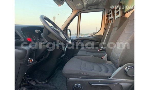 Ra Imported Iveco Trakker funfun Ọkọ̀ in Import - Dubai ni Ashanti Ra Imported Iveco Trakker funfun Ọkọ̀ in Import - Dubai ni Ashanti
