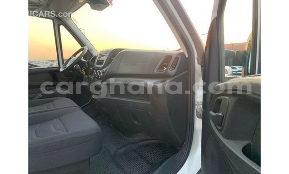 Ra Imported Iveco Trakker funfun Ọkọ̀ in Import - Dubai ni Ashanti Ra Imported Iveco Trakker funfun Ọkọ̀ in Import - Dubai ni Ashanti