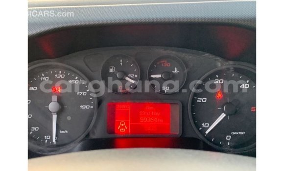 Ra Imported Iveco Trakker funfun Ọkọ̀ in Import - Dubai ni Ashanti Ra Imported Iveco Trakker funfun Ọkọ̀ in Import - Dubai ni Ashanti