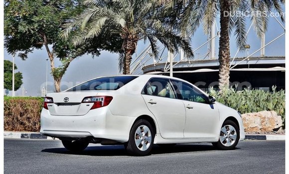 Buy Import Toyota Camry White Car in Import - Dubai in Ashanti Buy Import Toyota Camry White Car in Import - Dubai in Ashanti