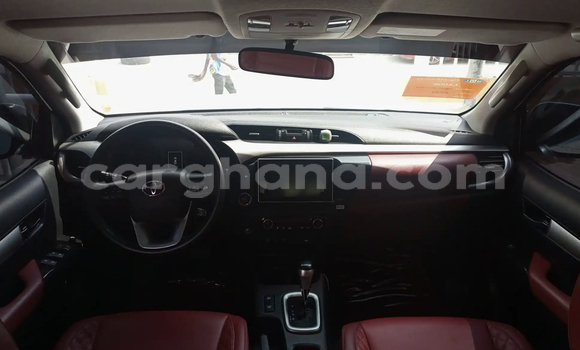 Ra Àlòkù Toyota Hilux funfun Ọkọ̀ in Accra ni Greater Accra Ra Àlòkù Toyota Hilux funfun Ọkọ̀ in Accra ni Greater Accra