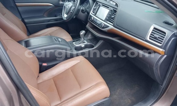 Buy Used Toyota Highlander Other Car in Accra in Greater Accra Buy Used Toyota Highlander Other Car in Accra in Greater Accra