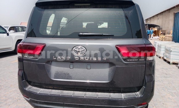 Buy Used Toyota Land Cruiser Black Car in Accra in Greater Accra Buy Used Toyota Land Cruiser Black Car in Accra in Greater Accra
