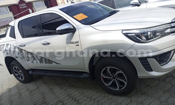 Sayi Na hannu Toyota Hilux White Mota in Accra a Greater Accra Sayi Na hannu Toyota Hilux White Mota in Accra a Greater Accra