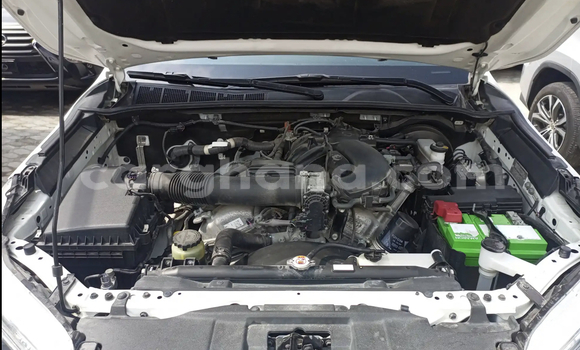 Sayi Na hannu Toyota Hilux White Mota in Accra a Greater Accra Sayi Na hannu Toyota Hilux White Mota in Accra a Greater Accra
