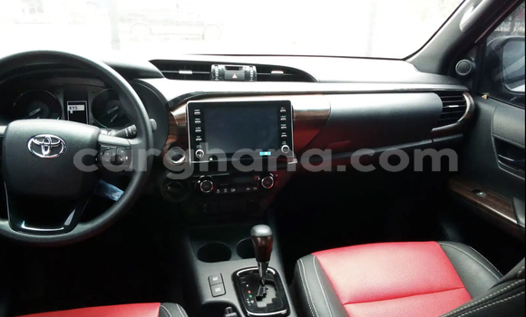 Ra Àlòkù Toyota Hilux funfun Ọkọ̀ in Accra ni Greater Accra Ra Àlòkù Toyota Hilux funfun Ọkọ̀ in Accra ni Greater Accra
