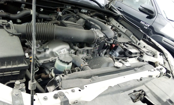 Ra Àlòkù Toyota Hilux funfun Ọkọ̀ in Accra ni Greater Accra Ra Àlòkù Toyota Hilux funfun Ọkọ̀ in Accra ni Greater Accra