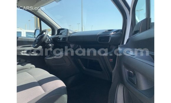 Ra Imported Peugeot Partner funfun Ọkọ̀ in Import - Dubai ni Ashanti Ra Imported Peugeot Partner funfun Ọkọ̀ in Import - Dubai ni Ashanti