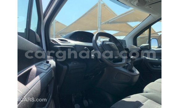 Ra Imported Peugeot Partner funfun Ọkọ̀ in Import - Dubai ni Ashanti Ra Imported Peugeot Partner funfun Ọkọ̀ in Import - Dubai ni Ashanti