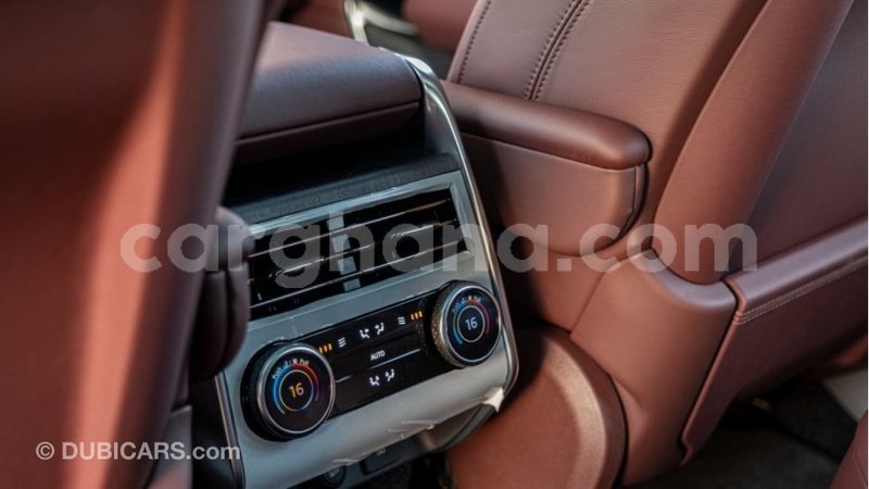 Big with watermark land rover range rover ashanti import dubai 50550