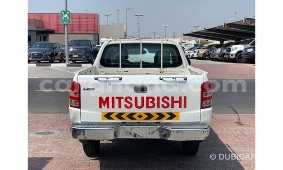 Ra Imported Mitsubishi L200 funfun Ọkọ̀ in Import - Dubai ni Ashanti Ra Imported Mitsubishi L200 funfun Ọkọ̀ in Import - Dubai ni Ashanti