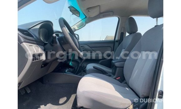 Ra Imported Mitsubishi L200 funfun Ọkọ̀ in Import - Dubai ni Ashanti Ra Imported Mitsubishi L200 funfun Ọkọ̀ in Import - Dubai ni Ashanti