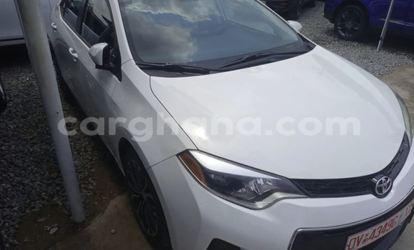 Ra Àlòkù Toyota Corolla funfun Ọkọ̀ in Accra ni Greater Accra Ra Àlòkù Toyota Corolla funfun Ọkọ̀ in Accra ni Greater Accra