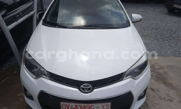 Ra Àlòkù Toyota Corolla funfun Ọkọ̀ in Accra ni Greater Accra Ra Àlòkù Toyota Corolla funfun Ọkọ̀ in Accra ni Greater Accra
