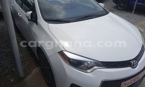 Ra Àlòkù Toyota Corolla funfun Ọkọ̀ in Accra ni Greater Accra Ra Àlòkù Toyota Corolla funfun Ọkọ̀ in Accra ni Greater Accra