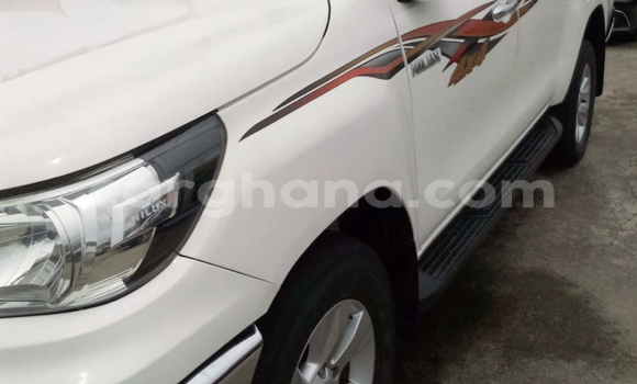 Buy Used Toyota Hilux White Car in Accra in Greater Accra