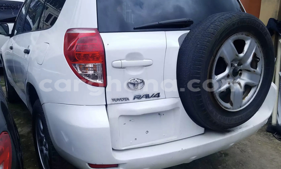 Buy Used Toyota RAV4 White Car in Accra in Greater Accra Buy Used Toyota RAV4 White Car in Accra in Greater Accra