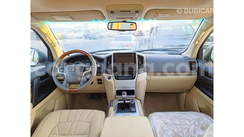 Big with watermark toyota land cruiser ashanti import dubai 50589