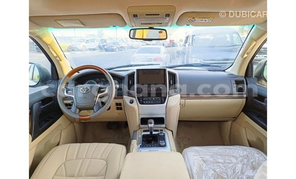 Ra Imported Toyota Land Cruiser funfun Ọkọ̀ in Import - Dubai ni Ashanti Ra Imported Toyota Land Cruiser funfun Ọkọ̀ in Import - Dubai ni Ashanti
