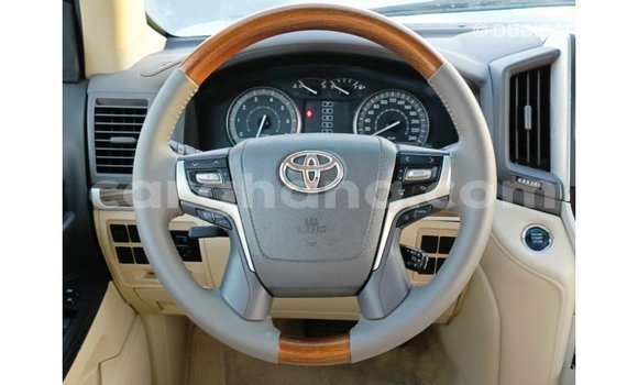 Ra Imported Toyota Land Cruiser funfun Ọkọ̀ in Import - Dubai ni Ashanti Ra Imported Toyota Land Cruiser funfun Ọkọ̀ in Import - Dubai ni Ashanti