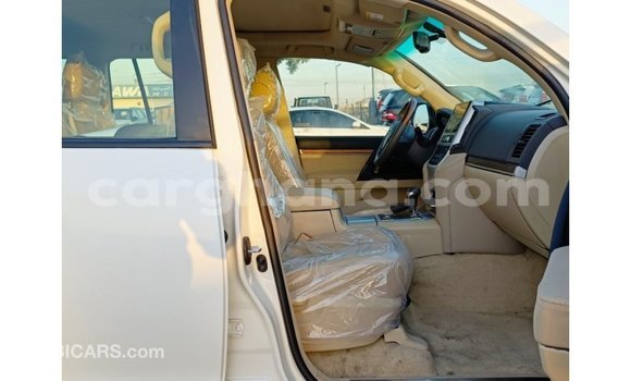 Ra Imported Toyota Land Cruiser funfun Ọkọ̀ in Import - Dubai ni Ashanti Ra Imported Toyota Land Cruiser funfun Ọkọ̀ in Import - Dubai ni Ashanti