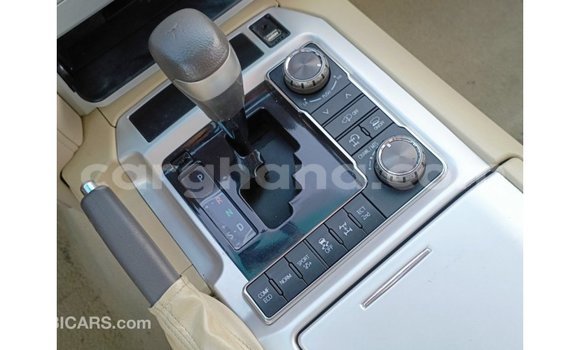Ra Imported Toyota Land Cruiser funfun Ọkọ̀ in Import - Dubai ni Ashanti Ra Imported Toyota Land Cruiser funfun Ọkọ̀ in Import - Dubai ni Ashanti