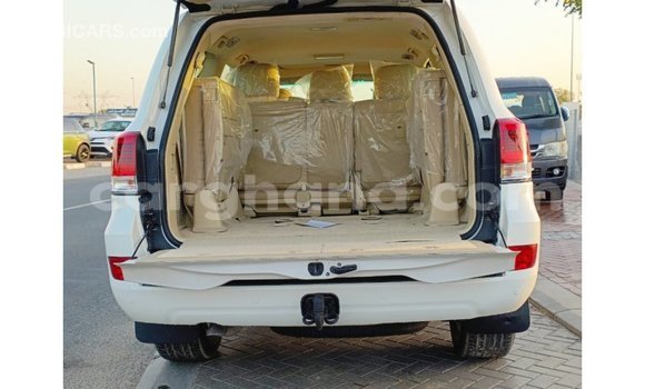 Ra Imported Toyota Land Cruiser funfun Ọkọ̀ in Import - Dubai ni Ashanti Ra Imported Toyota Land Cruiser funfun Ọkọ̀ in Import - Dubai ni Ashanti