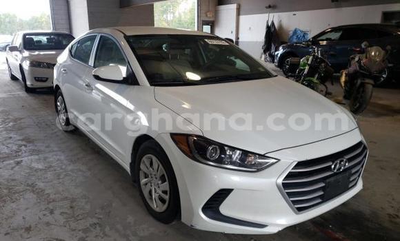 Sayi Na hannu Hyundai Elantra White Mota in Accra a Greater Accra
