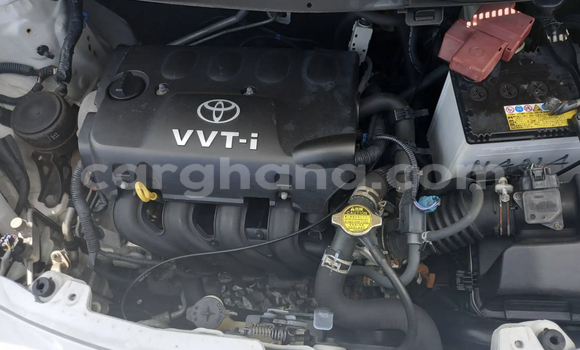 Sayi Na hannu Toyota Vitz White Mota in Accra a Greater Accra Sayi Na hannu Toyota Vitz White Mota in Accra a Greater Accra