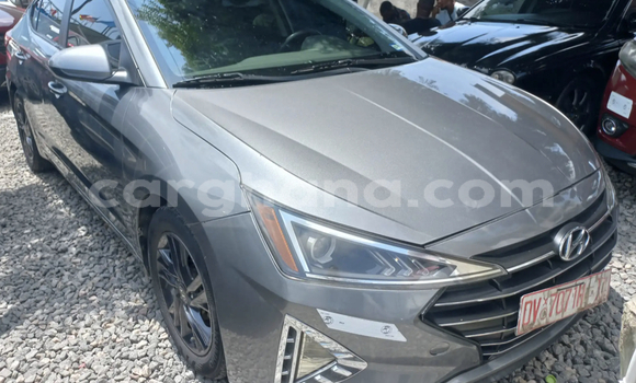 Sayi Na hannu Hyundai Elantra Azurfa Mota in Accra a Greater Accra