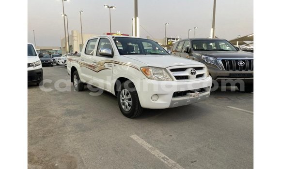 Ra Imported Toyota Hilux funfun Ọkọ̀ in Import - Dubai ni Ashanti Ra Imported Toyota Hilux funfun Ọkọ̀ in Import - Dubai ni Ashanti