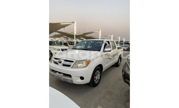 Ra Imported Toyota Hilux funfun Ọkọ̀ in Import - Dubai ni Ashanti Ra Imported Toyota Hilux funfun Ọkọ̀ in Import - Dubai ni Ashanti