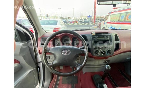 Ra Imported Toyota Hilux funfun Ọkọ̀ in Import - Dubai ni Ashanti Ra Imported Toyota Hilux funfun Ọkọ̀ in Import - Dubai ni Ashanti