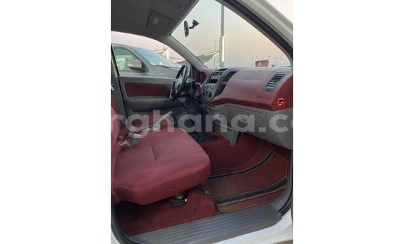 Ra Imported Toyota Hilux funfun Ọkọ̀ in Import - Dubai ni Ashanti Ra Imported Toyota Hilux funfun Ọkọ̀ in Import - Dubai ni Ashanti