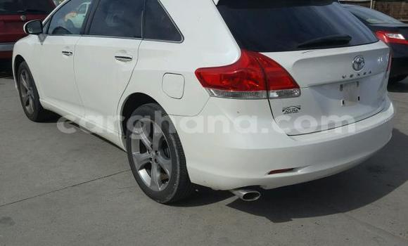 Ra Àlòkù Toyota Venza funfun Ọkọ̀ in Kumasi ni Ashanti Ra Àlòkù Toyota Venza funfun Ọkọ̀ in Kumasi ni Ashanti