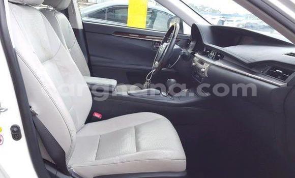 Sayi Na hannu Lexus ES White Mota in Kumasi a Ashanti Sayi Na hannu Lexus ES White Mota in Kumasi a Ashanti