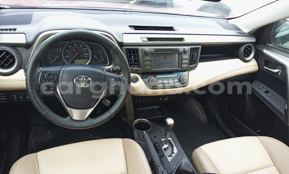 Ra Àlòkù Toyota RAV4 Red Ọkọ̀ in Accra ni Greater Accra Ra Àlòkù Toyota RAV4 Red Ọkọ̀ in Accra ni Greater Accra