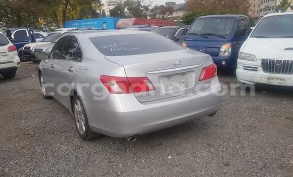 Sayi Na hannu Lexus ES Azurfa Mota in Accra a Greater Accra Sayi Na hannu Lexus ES Azurfa Mota in Accra a Greater Accra
