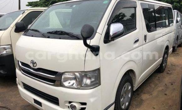Sayi Na hannu Toyota Hiace White Mota in Accra a Greater Accra
