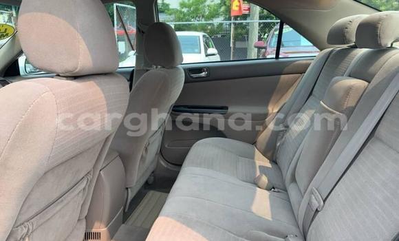 Sayi Na hannu Toyota Camry White Mota in Accra a Greater Accra Sayi Na hannu Toyota Camry White Mota in Accra a Greater Accra