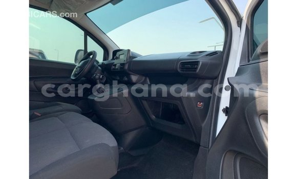 Ra Imported Peugeot Partner funfun Ọkọ̀ in Import - Dubai ni Ashanti Ra Imported Peugeot Partner funfun Ọkọ̀ in Import - Dubai ni Ashanti