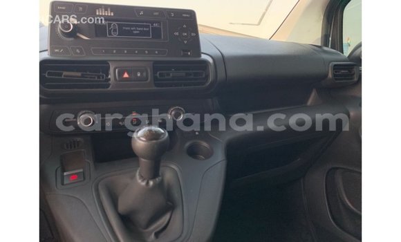 Ra Imported Peugeot Partner funfun Ọkọ̀ in Import - Dubai ni Ashanti Ra Imported Peugeot Partner funfun Ọkọ̀ in Import - Dubai ni Ashanti