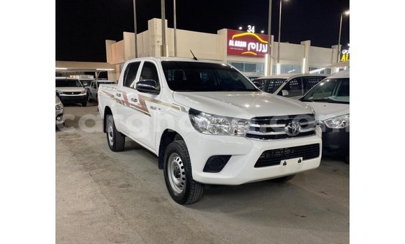 Sayi Imported Toyota Hilux White Mota in Import - Dubai a Ashanti Sayi Imported Toyota Hilux White Mota in Import - Dubai a Ashanti