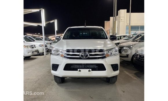 Sayi Imported Toyota Hilux White Mota in Import - Dubai a Ashanti Sayi Imported Toyota Hilux White Mota in Import - Dubai a Ashanti