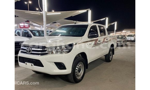 Sayi Imported Toyota Hilux White Mota in Import - Dubai a Ashanti Sayi Imported Toyota Hilux White Mota in Import - Dubai a Ashanti