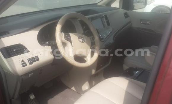 Sayi Na hannu Toyota Sienna Red Mota in Accra a Greater Accra Sayi Na hannu Toyota Sienna Red Mota in Accra a Greater Accra