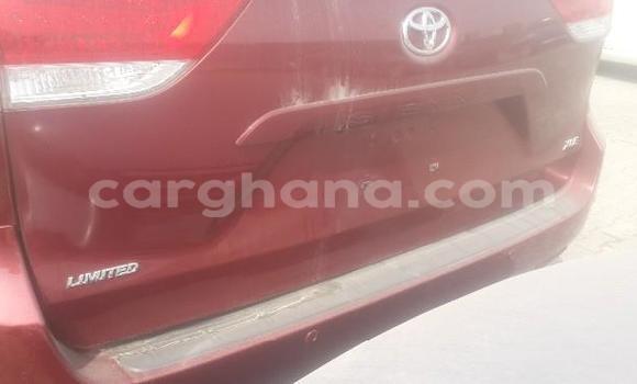 Sayi Na hannu Toyota Sienna Red Mota in Accra a Greater Accra Sayi Na hannu Toyota Sienna Red Mota in Accra a Greater Accra