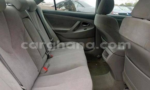 Sayi Na hannu Toyota Camry White Mota in Accra a Greater Accra Sayi Na hannu Toyota Camry White Mota in Accra a Greater Accra